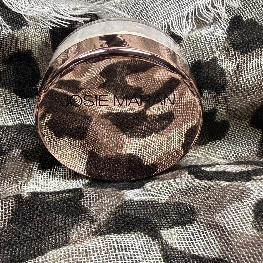 JOSIE MARAN Rose Gold Compact Setting Powder